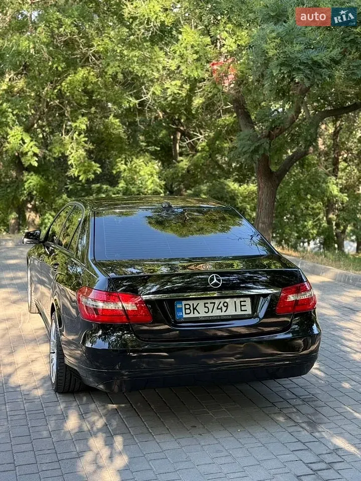Mercedes-Benz E-Class 2012 photo 5