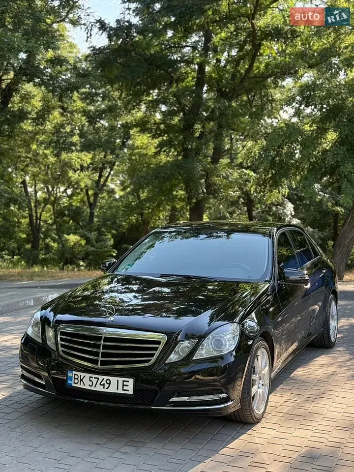 Mercedes-Benz E-Class 2012 photo 4
