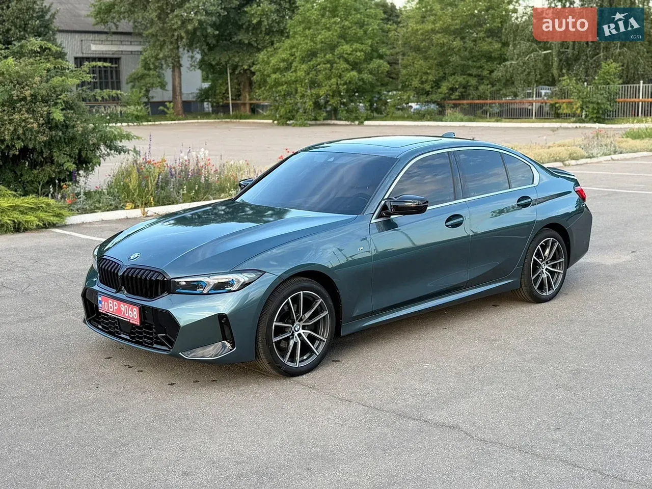 BMW 3 Series 2021 photo 2