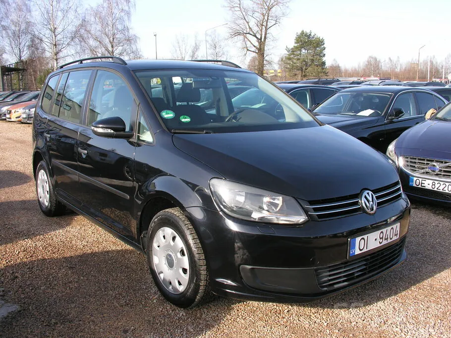 Volkswagen Touran 2011 photo 2