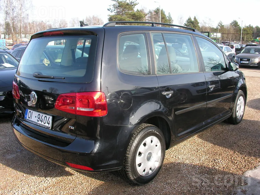 Volkswagen Touran 2011 photo 3