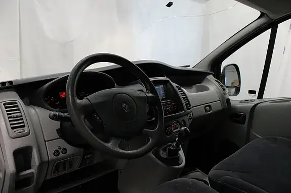 Renault Trafic 2012 photo 4