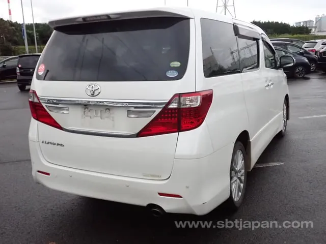 Toyota Alphard 2013 photo 4
