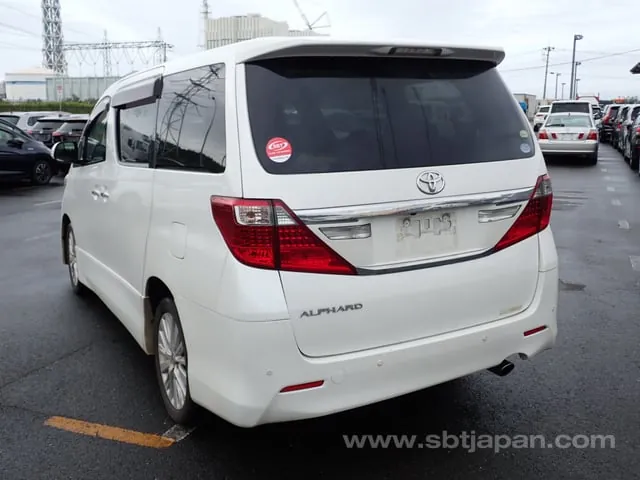 Toyota Alphard 2013 photo 3