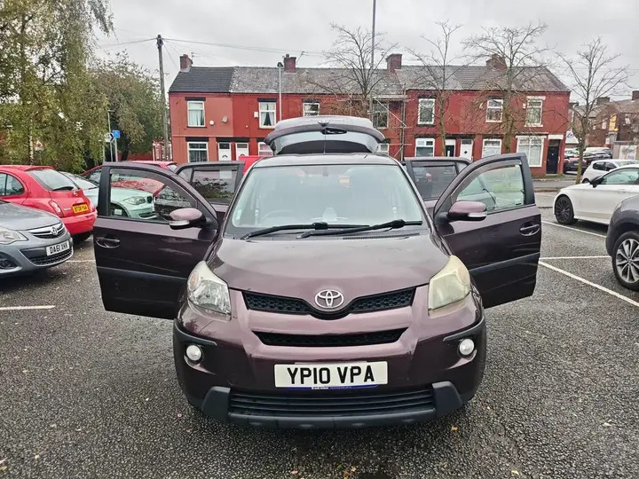 Toyota Urban Cruiser 2010 photo 2