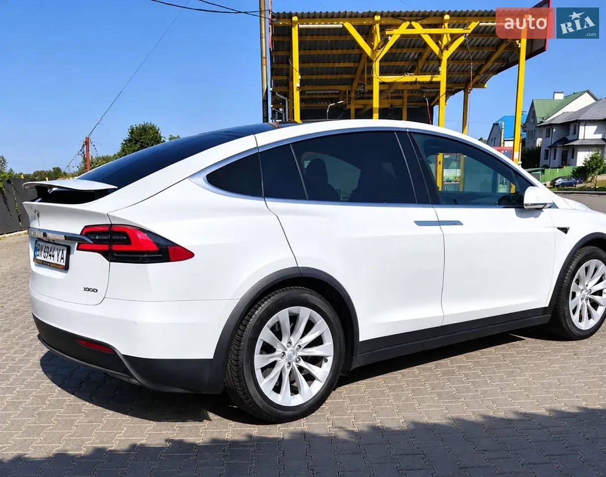 Tesla Model X 2017 photo 4
