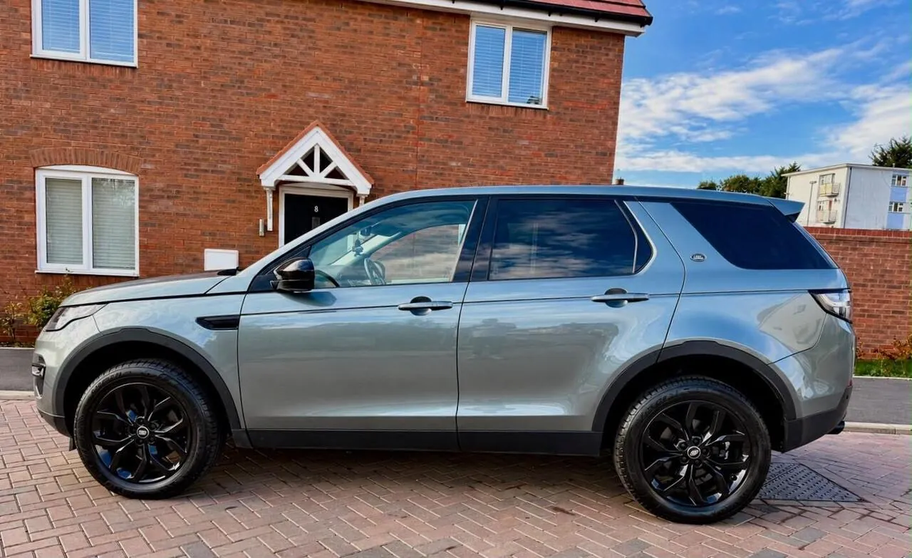 Land Rover Discovery Sport 2016 photo 4