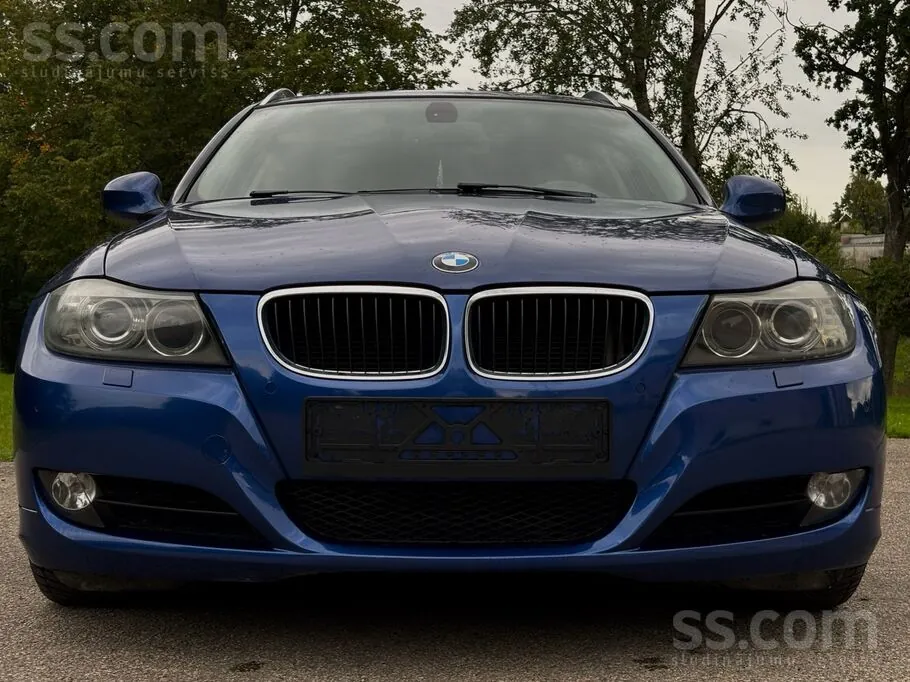 BMW 318 2011 photo 3
