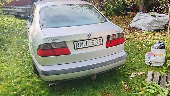 Saab 9-5 2000 photo 2
