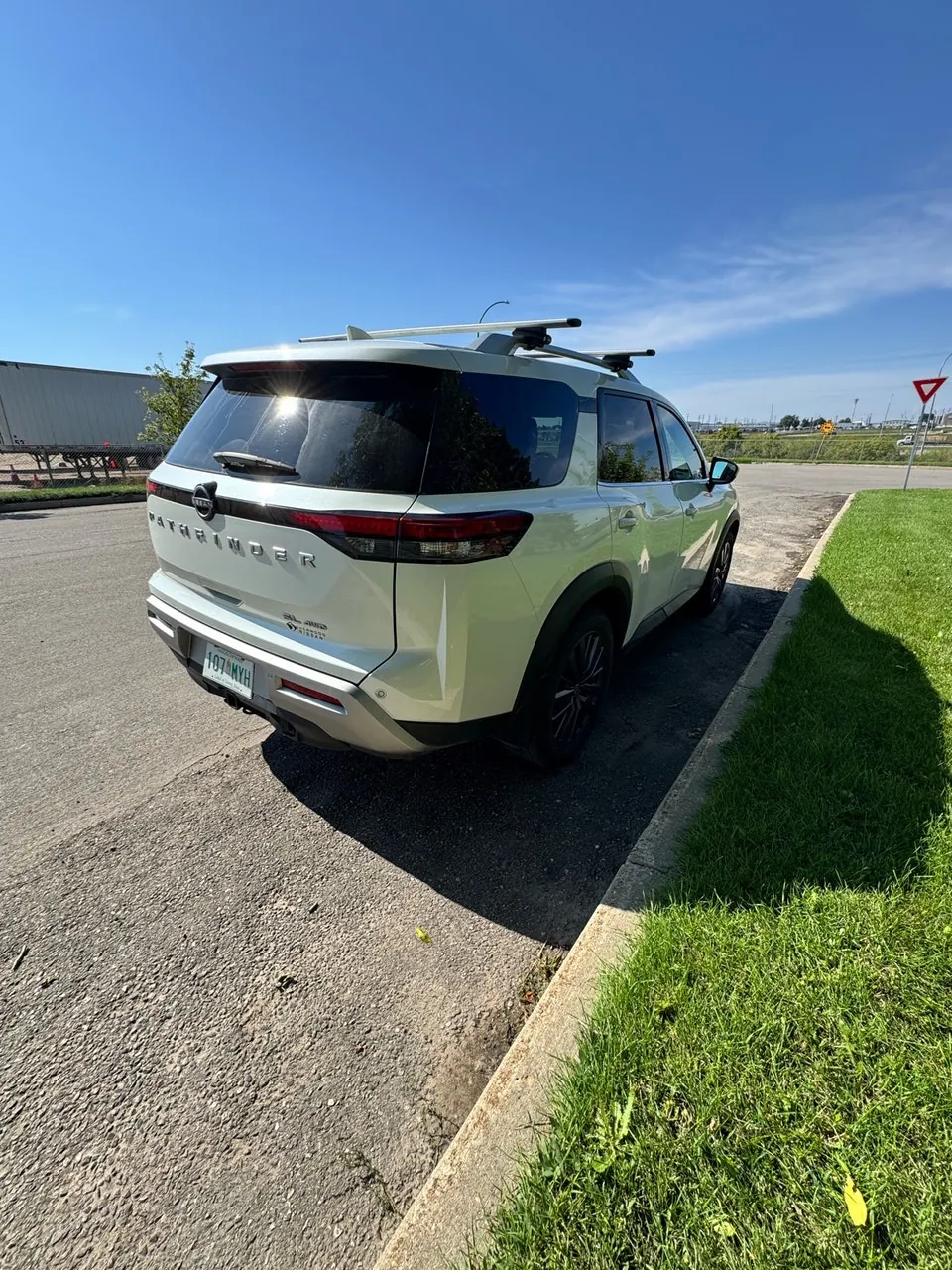Nissan Pathfinder 2023 photo 3