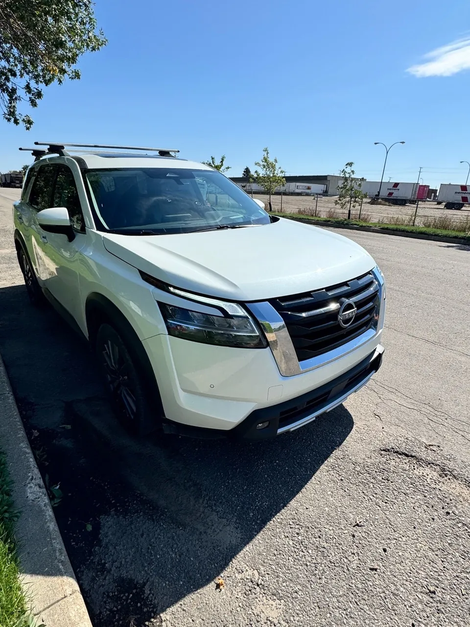 Nissan Pathfinder 2023 photo 2