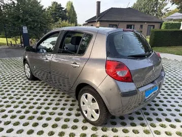 Renault Clio 2008 photo 2