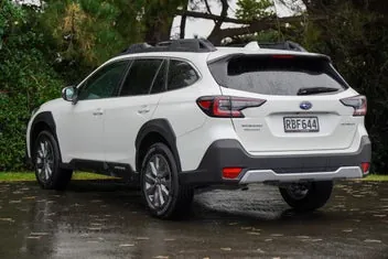 Subaru Outback 2025 photo 4