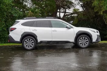 Subaru Outback 2025 photo 3