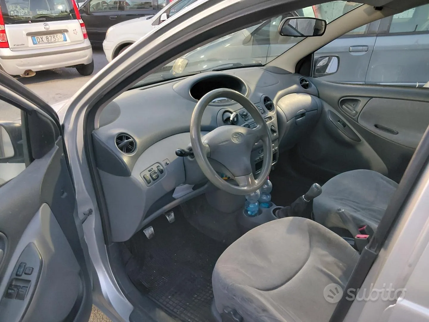 Toyota Yaris 2000 photo 4