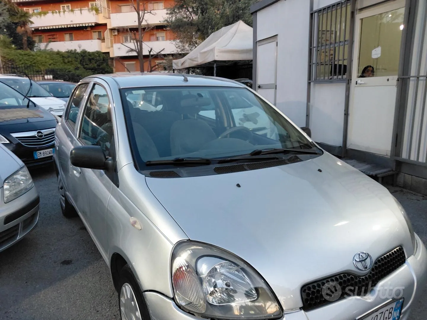 Toyota Yaris 2000 photo 3