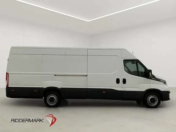 Iveco Daily 2023 photo 2