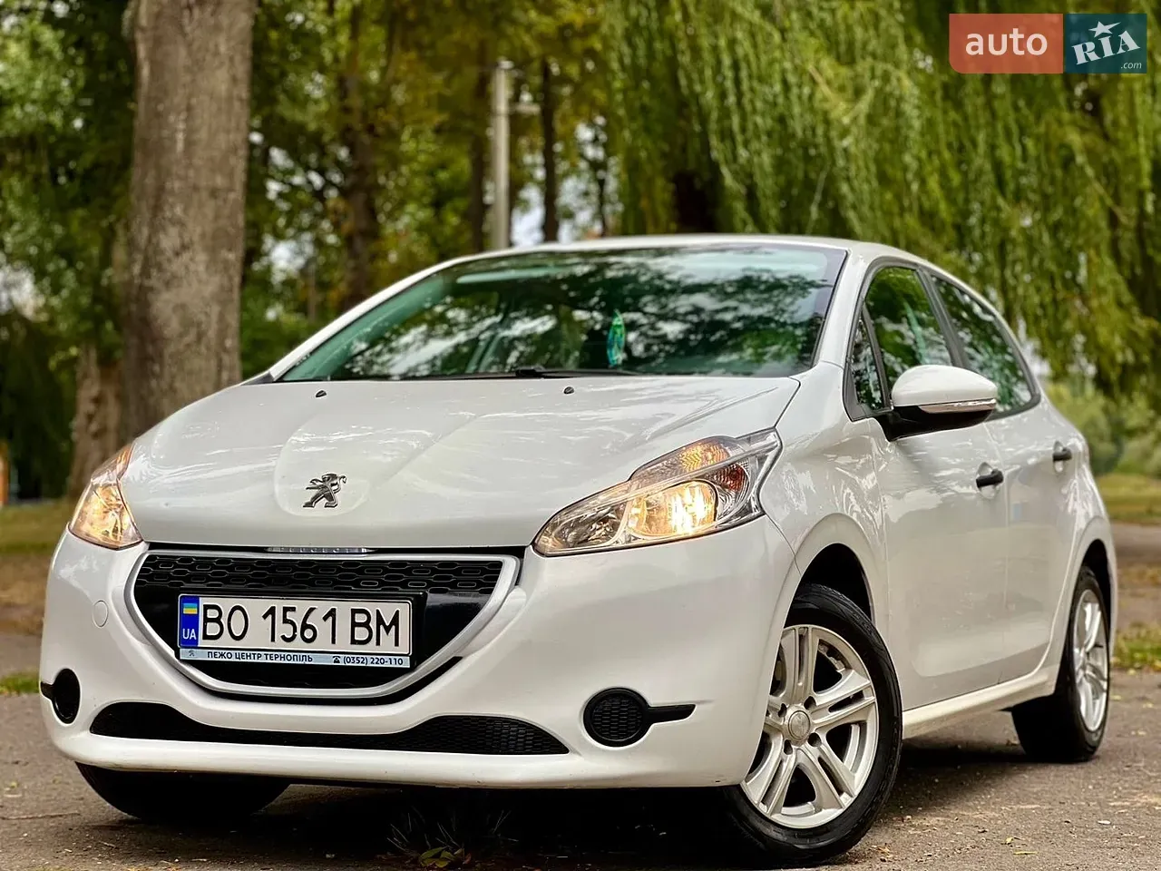 Peugeot 208 2013 photo 3