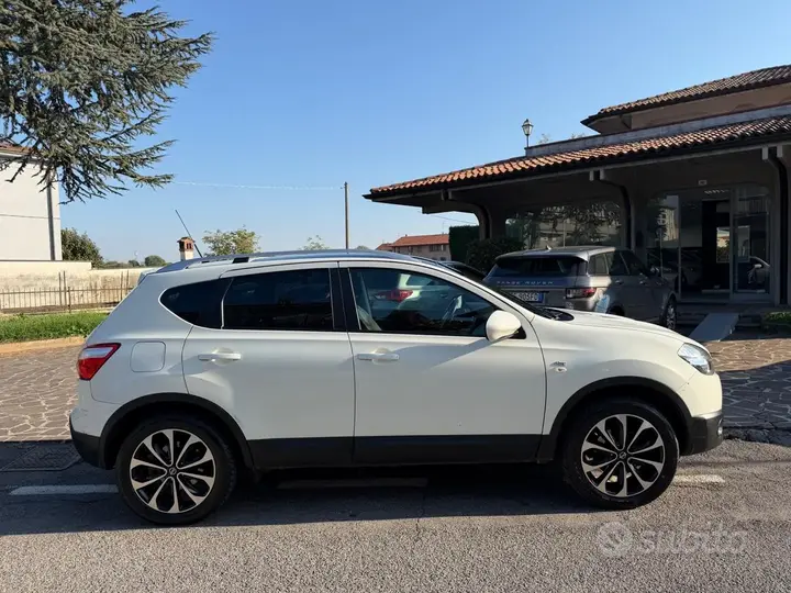 Nissan Qashqai 2011 photo 2