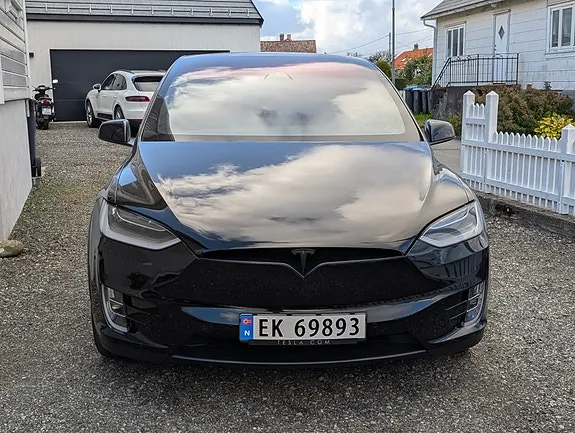 Tesla Model X 2017 photo 4