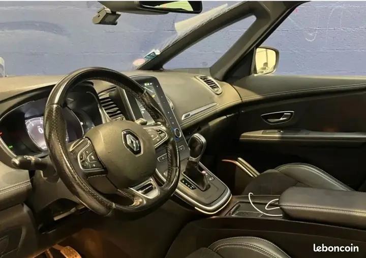 Renault Scenic 2019 photo 2