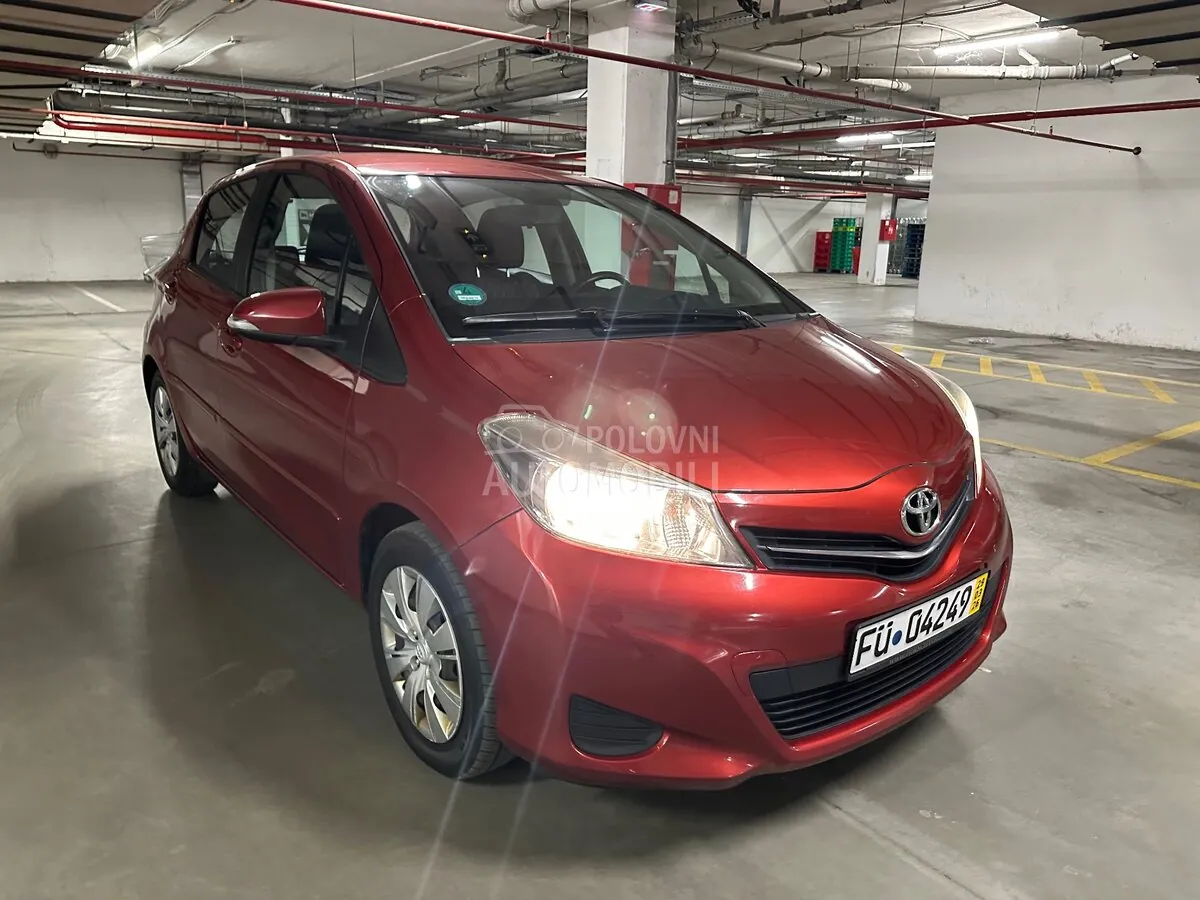 Toyota Yaris 2012 photo 2