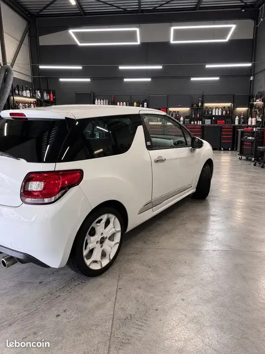 Citroen Ds3 2011 photo 2