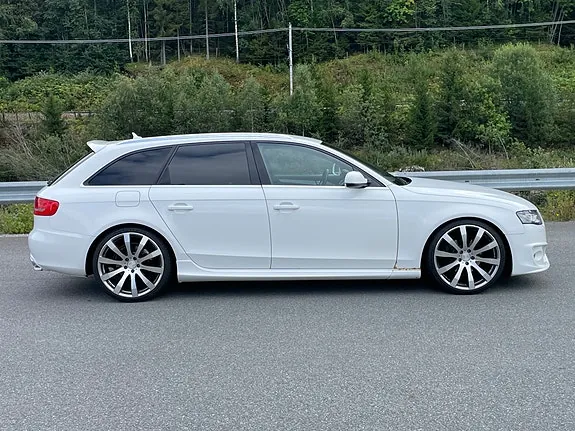 Audi A4 2011 photo 3