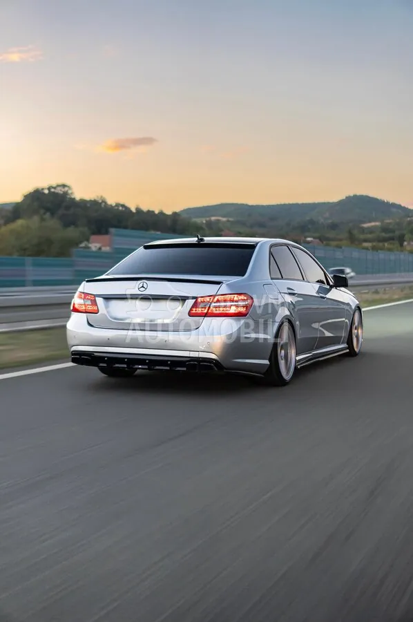 Mercedes-Benz E 220 2011 photo 4