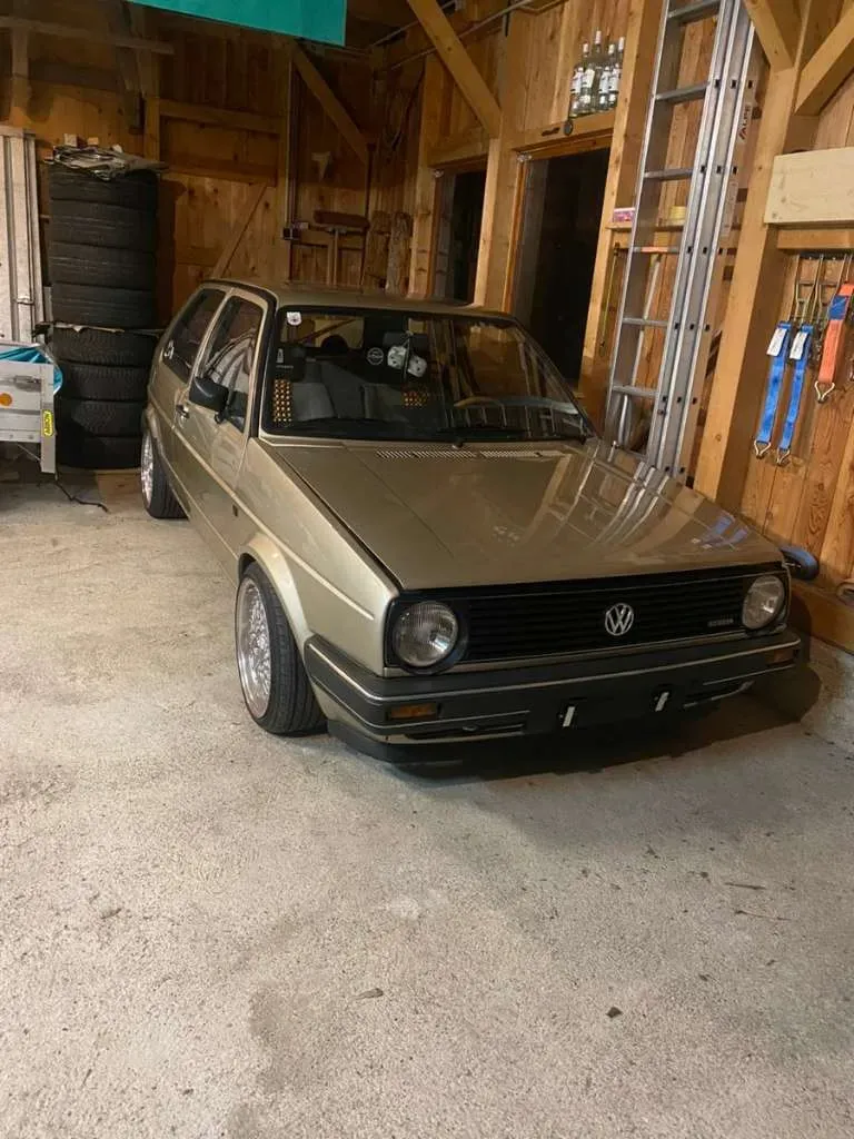 Volkswagen Golf 1984 photo 3