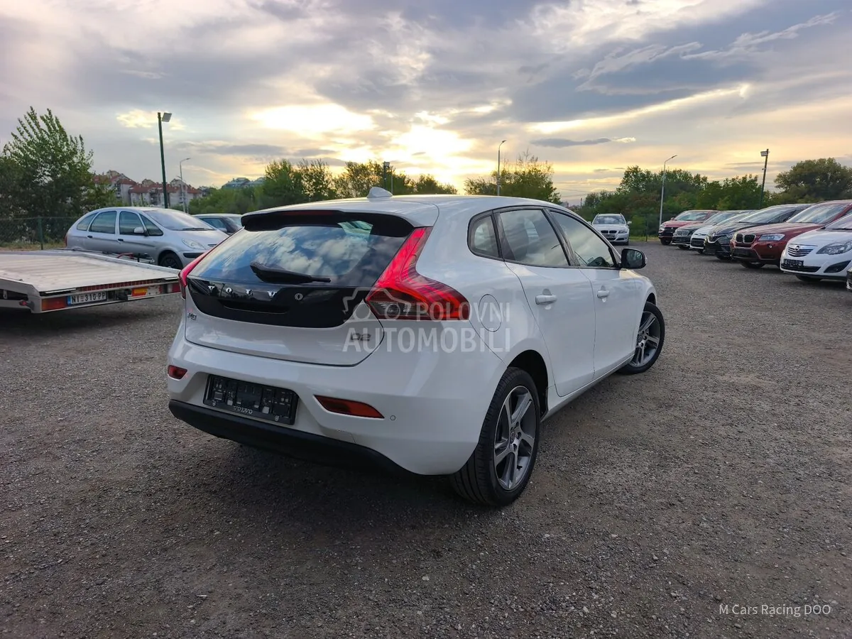 Volvo V40 2016 photo 2