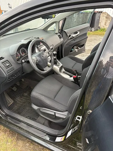 Toyota Auris 2011 photo 5