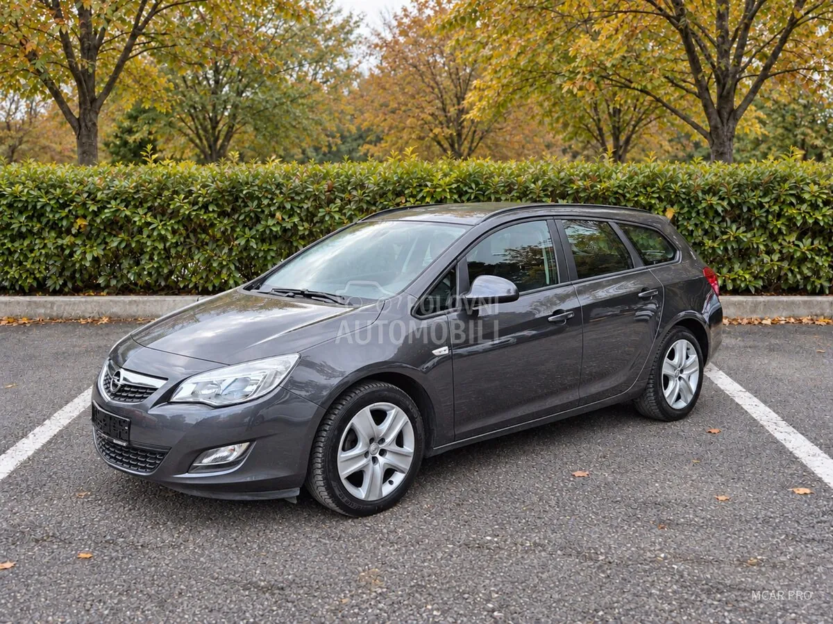 Opel Astra J