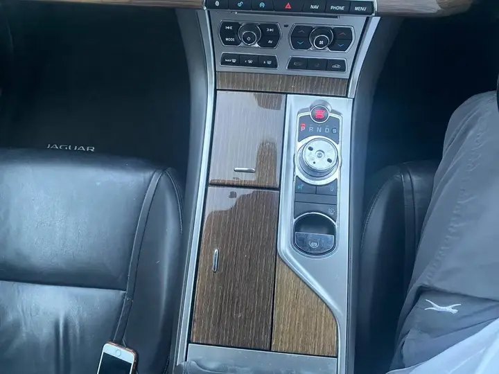 Jaguar Xf 2013 photo 5