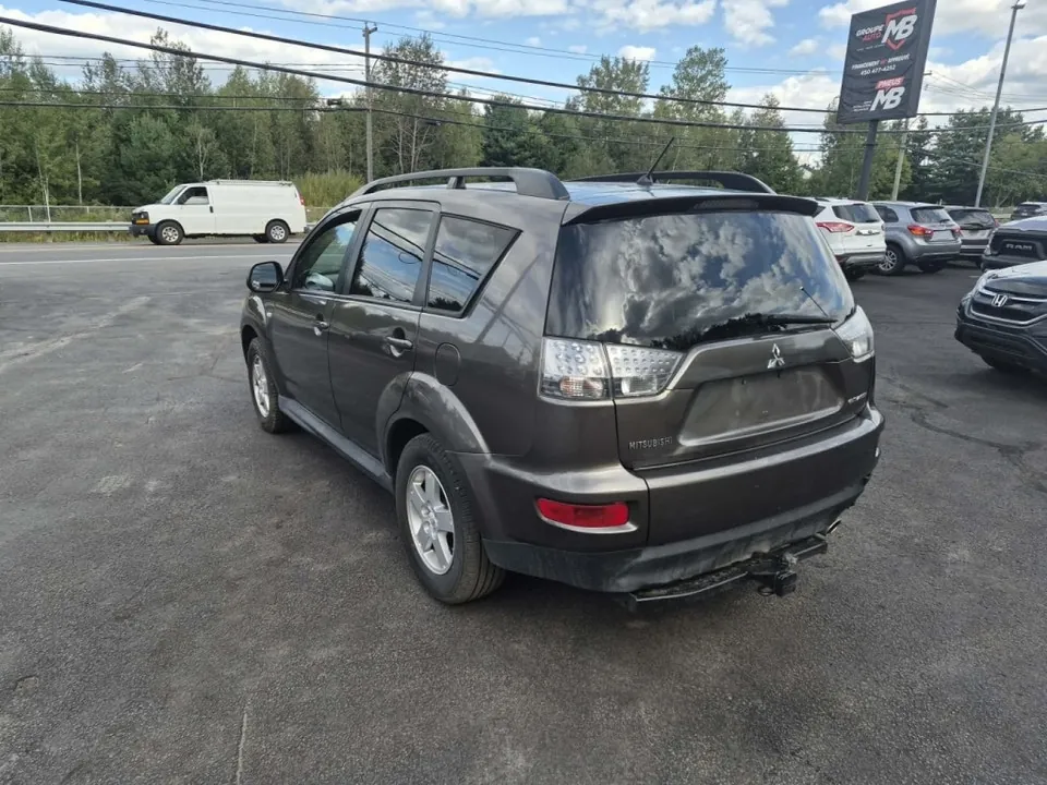 Mitsubishi Outlander 2010 photo 3