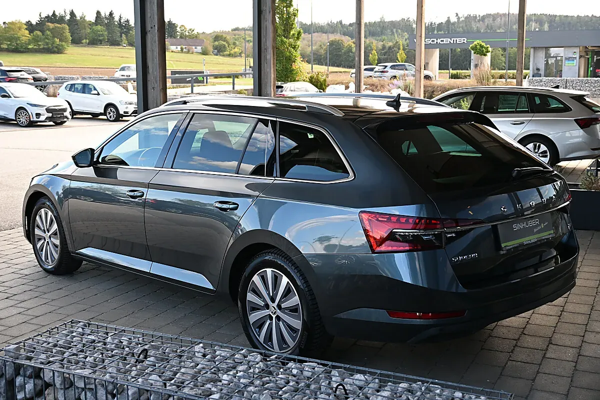 Skoda Superb 2021 photo 3
