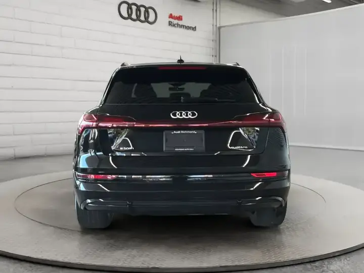 Audi E-Tron 2023 photo 4