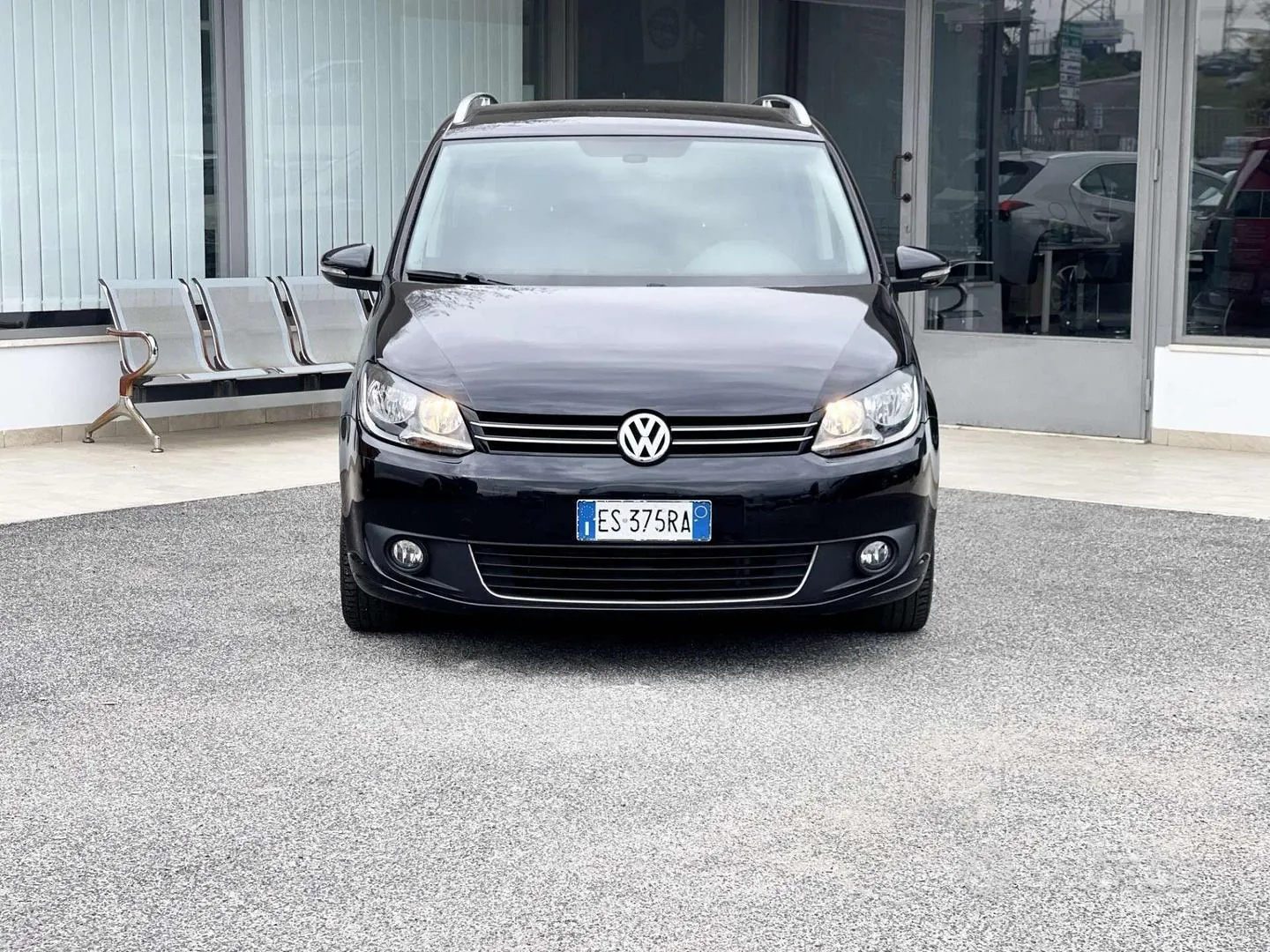 Volkswagen Touran 2013 photo 2