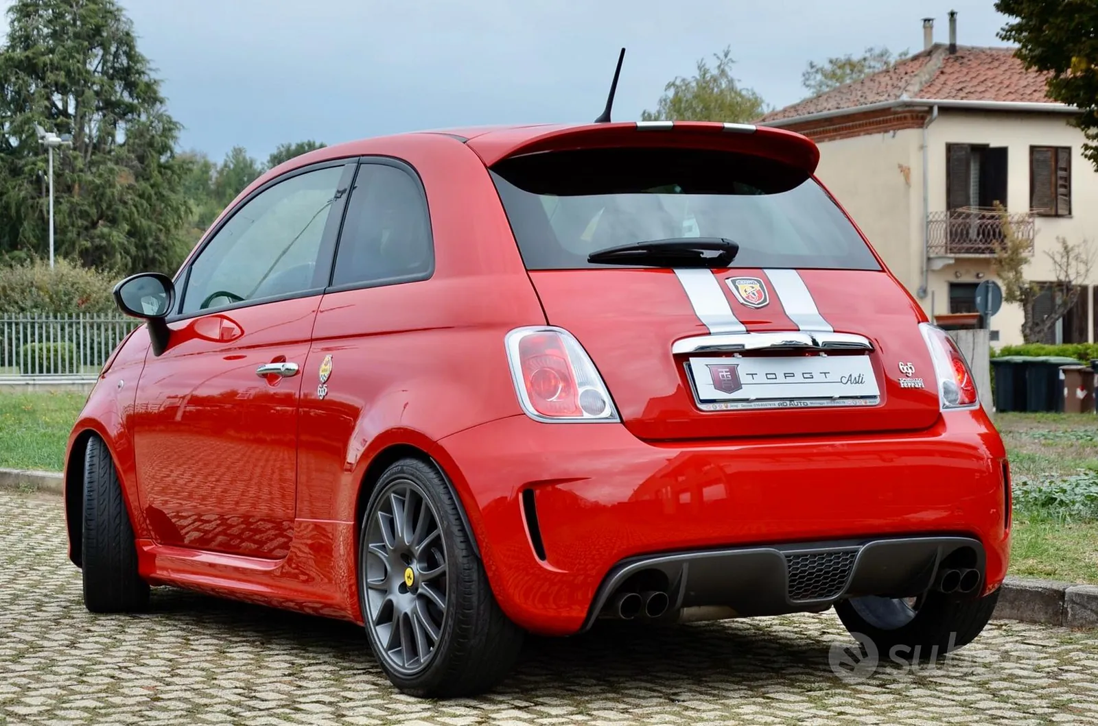 Abarth 695 2010 photo 4