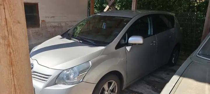 Toyota Verso 2011 photo 2
