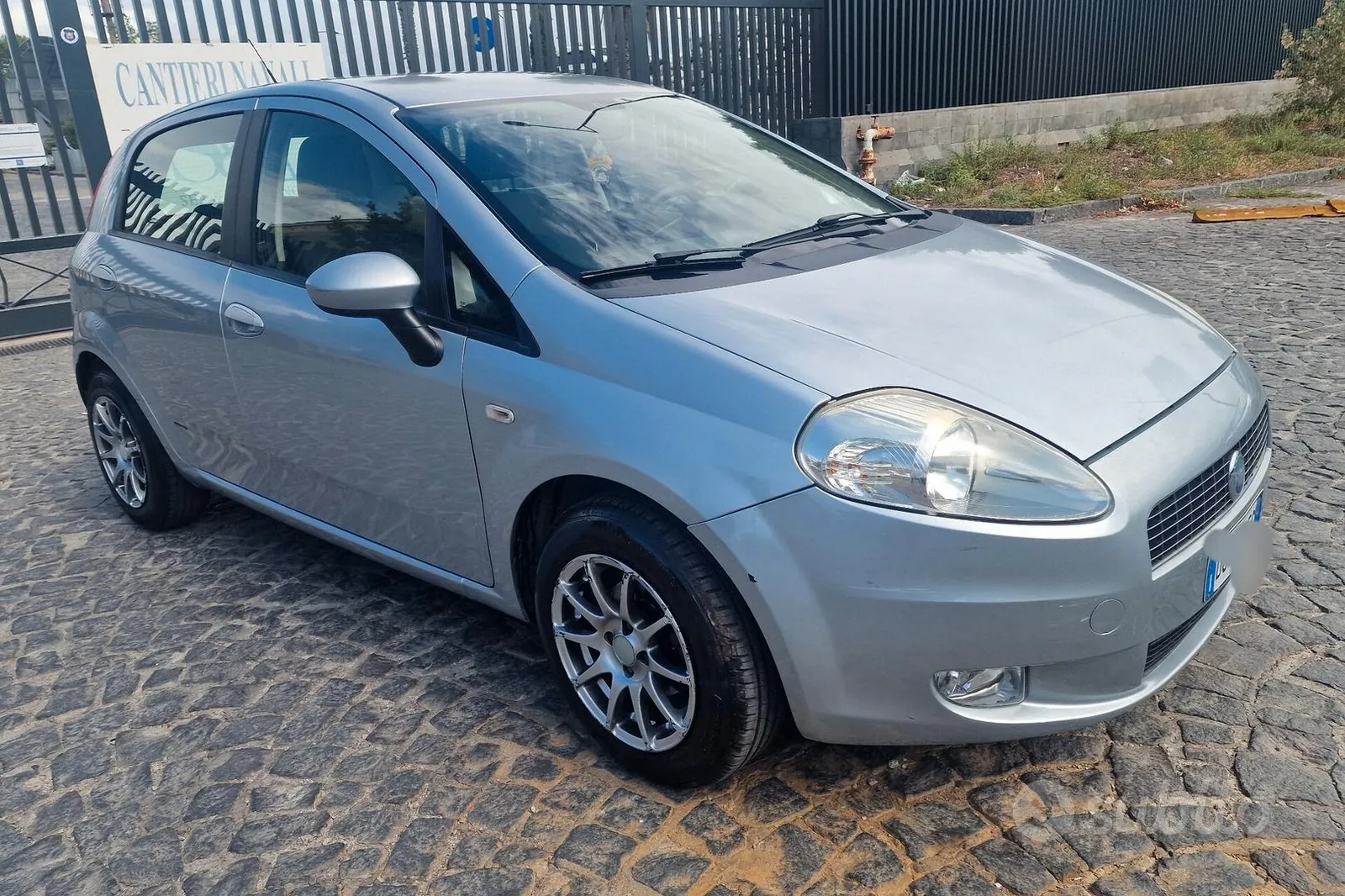 Fiat Grande Punto 2006 photo 2