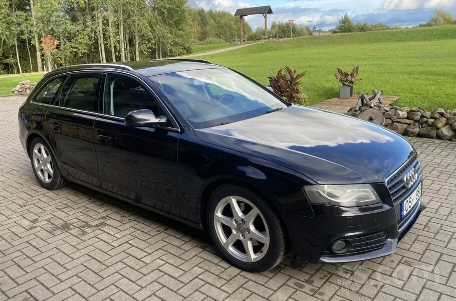 Audi A4 2010 photo 3
