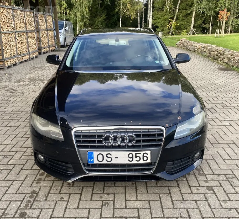 Audi A4 2010 photo 2