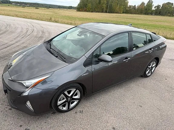 Toyota Prius 2017 photo 3
