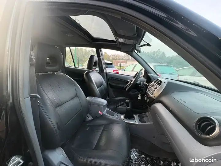 Toyota Rav4 2003 photo 4