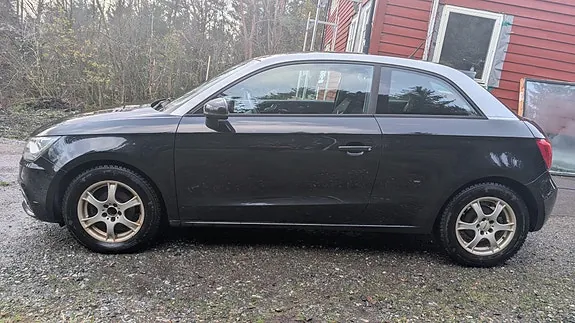 Audi A1 2011 photo 3