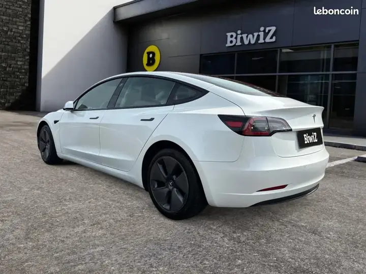 Tesla Model 3 2021 photo 3