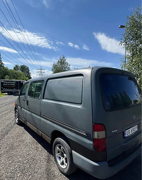 Toyota Hiace 2003 photo 5
