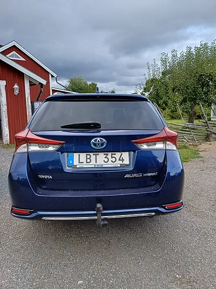 Toyota Auris 2015 photo 3