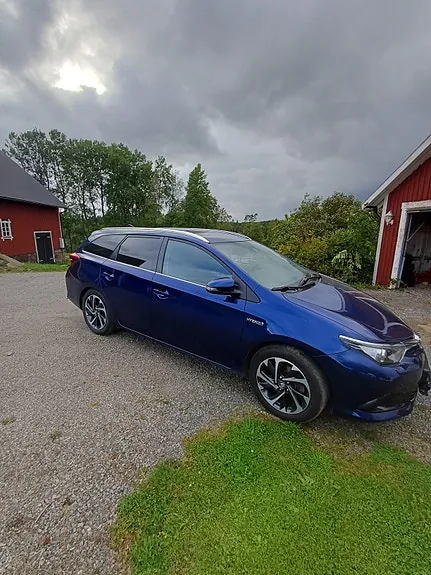 Toyota Auris 2015 photo 4